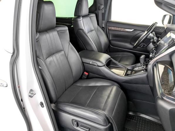 Toyota Alphard III Рестайлинг с пробегом 2021 года, цена 7 150 000 рублей, 52278 км, минивэн, Автокод Объявления