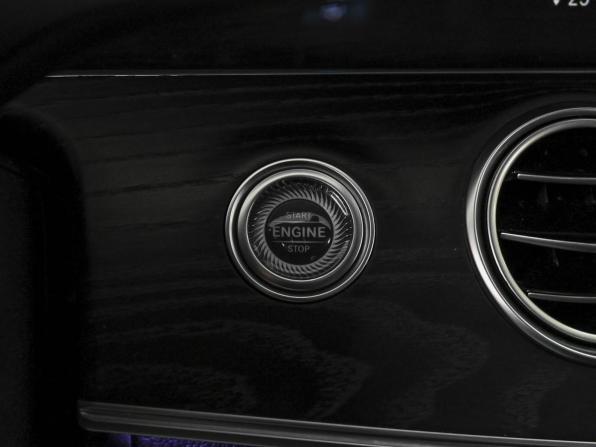 Mercedes-Benz E-Класс V (W213 S213 C238) Рестайлинг с пробегом 2021 года, цена 4 725 000 рублей, 72702 км, седан, Автокод Объявления