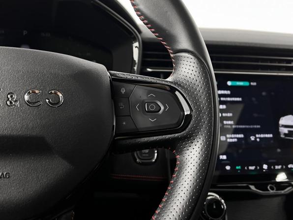 Lynk &amp; Co 05 с пробегом 2023 года, цена 3 245 200 рублей, 27673 км, внедорожник, Автокод Объявления