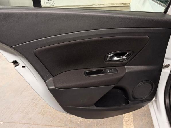 Renault Fluence I Рестайлинг с пробегом 2013 года, цена 690 000 рублей, 207979 км, седан, Автокод Объявления