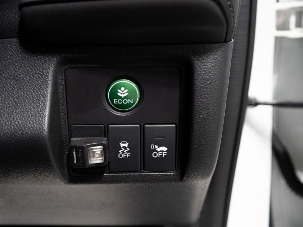 Honda Vezel I с пробегом 2014 года, цена 1 385 000 рублей, 163950 км, внедорожник, Автокод Объявления