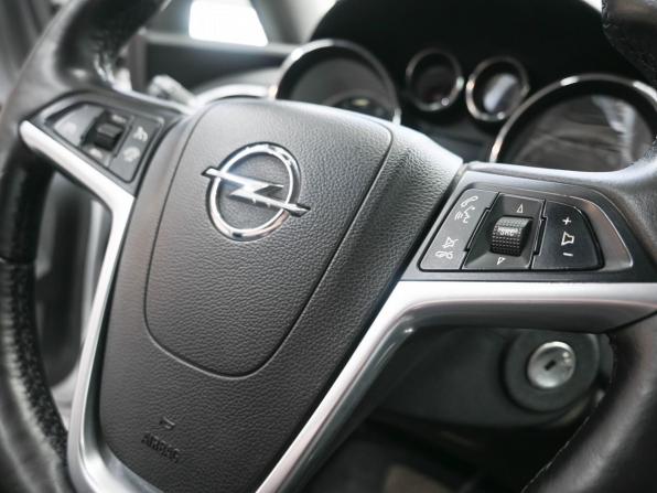 Opel Astra J Рестайлинг с пробегом 2013 года, цена 929 900 рублей, 187000 км, хэтчбек, Автокод Объявления