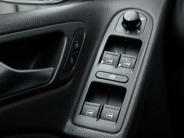 Volkswagen Golf VI с пробегом 2011 года, цена 979 000 рублей, 114776 км, хэтчбек, Автокод Объявления