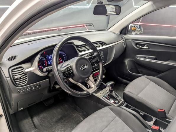 Kia Rio IV Рестайлинг с пробегом 2021 года, цена 1 390 000 рублей, 97751 км, седан, Автокод Объявления
