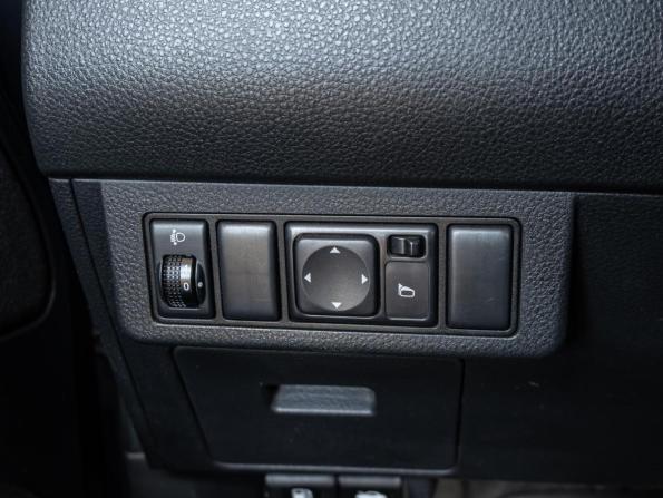Nissan Tiida I Рестайлинг с пробегом 2012 года, цена 715 000 рублей, 176608 км, седан, Автокод Объявления