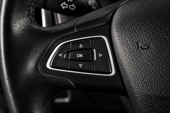 Ford Focus III Рестайлинг с пробегом 2018 года, цена 1 049 000 рублей, 147000 км, седан, Автокод Объявления