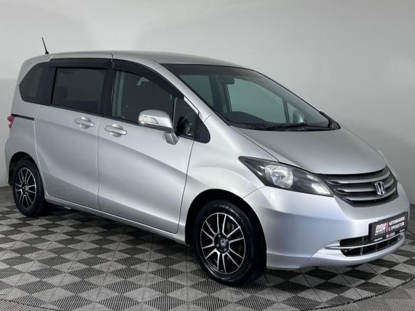 Honda Freed I с пробегом 2011 года, цена 935 000 рублей, 152626 км, компактвэн, Автокод Объявления