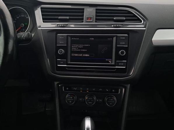 Volkswagen Tiguan II с пробегом 2017 года, цена 1 700 000 рублей, 215450 км, внедорожник, Автокод Объявления