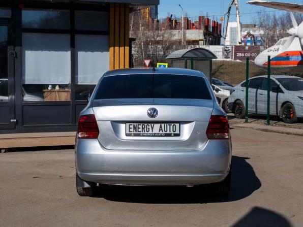 Volkswagen Polo V с пробегом 2010 года, цена 435 000 рублей, 202582 км, седан, Автокод Объявления