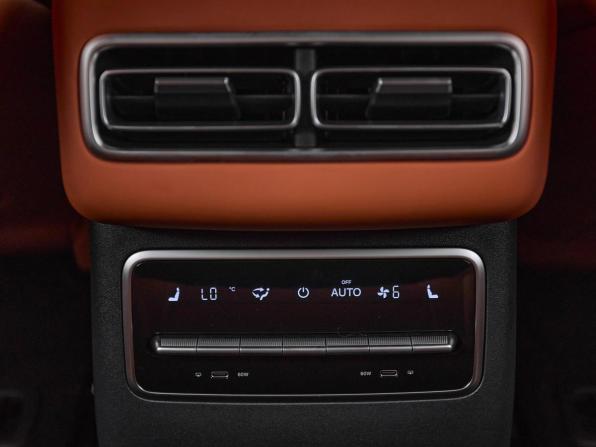 Li Auto (Lixiang) L7 I Рестайлинг с пробегом 2025 года, цена 7 329 000 рублей, 4 км, внедорожник, Автокод Объявления