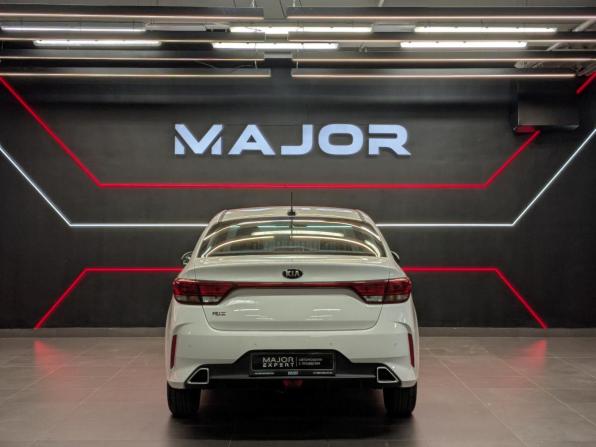 Kia Rio IV Рестайлинг с пробегом 2021 года, цена 1 390 000 рублей, 97751 км, седан, Автокод Объявления