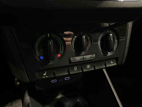 Skoda Rapid II с пробегом 2021 года, цена 1 349 000 рублей, 93070 км, лифтбек, Автокод Объявления