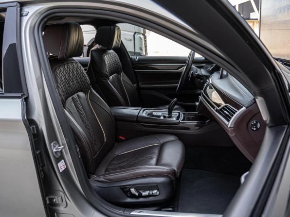 BMW 7 серии VI (G11/G12) Рестайлинг с пробегом 2020 года, цена 6 604 000 рублей, 108703 км, седан, Автокод Объявления
