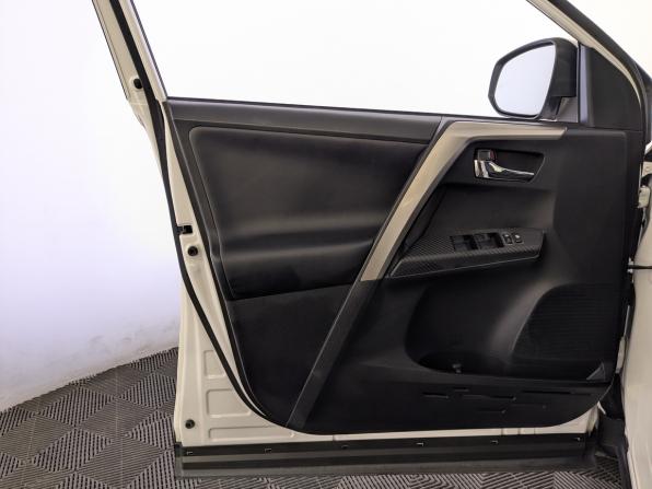 Toyota RAV4 IV (XA40) с пробегом 2015 года, цена 2 100 000 рублей, 136744 км, внедорожник, Автокод Объявления