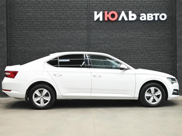 Skoda Superb III Рестайлинг с пробегом 2019 года, цена 2 900 000 рублей, 91607 км, лифтбек, Автокод Объявления