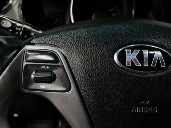 Kia Rio III Рестайлинг с пробегом 2016 года, цена 999 000 рублей, 121143 км, седан, Автокод Объявления