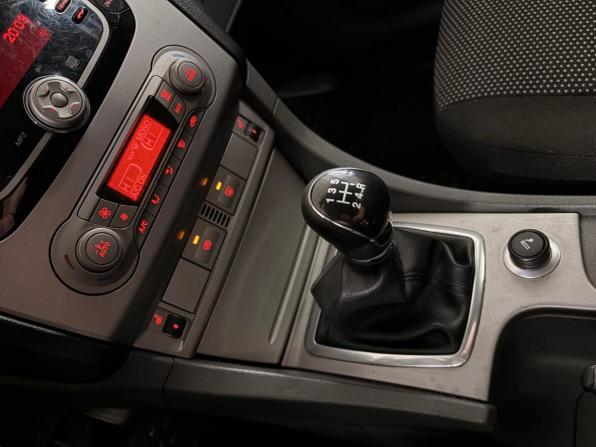 Ford Focus II Рестайлинг с пробегом 2010 года, цена 570 000 рублей, 215555 км, хэтчбек, Автокод Объявления