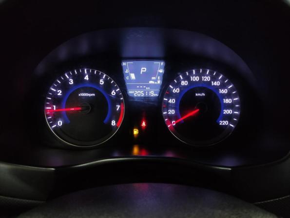 Hyundai Solaris I с пробегом 2011 года, цена 690 000 рублей, 205117 км, седан, Автокод Объявления