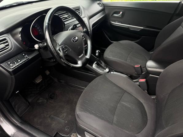 Kia Rio III Рестайлинг с пробегом 2016 года, цена 1 039 000 рублей, 133975 км, хэтчбек, Автокод Объявления
