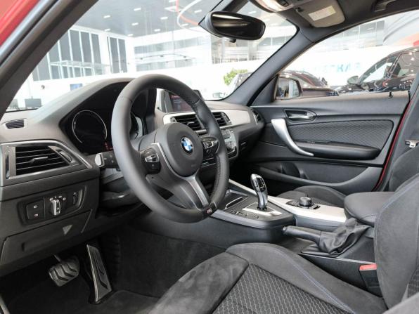 BMW 1 серии II (F20/F21) Рестайлинг 2 с пробегом 2017 года, цена 1 580 000 рублей, 121680 км, хэтчбек, Автокод Объявления