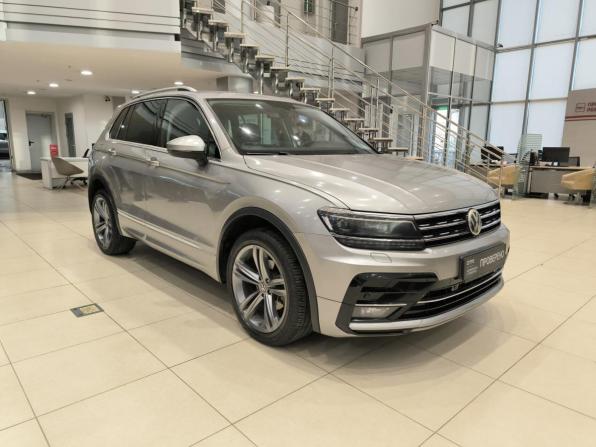 Volkswagen Tiguan II с пробегом 2018 года, цена 2 700 000 рублей, 165085 км, внедорожник, Автокод Объявления