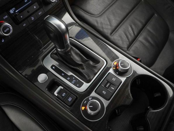 Volkswagen Touareg II Рестайлинг с пробегом 2015 года, цена 2 500 000 рублей, 136980 км, внедорожник, Автокод Объявления