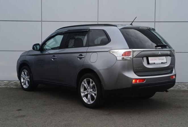 Mitsubishi Outlander II Рестайлинг с пробегом 2012 года, цена 1 300 000 рублей, 214455 км, внедорожник, Автокод Объявления