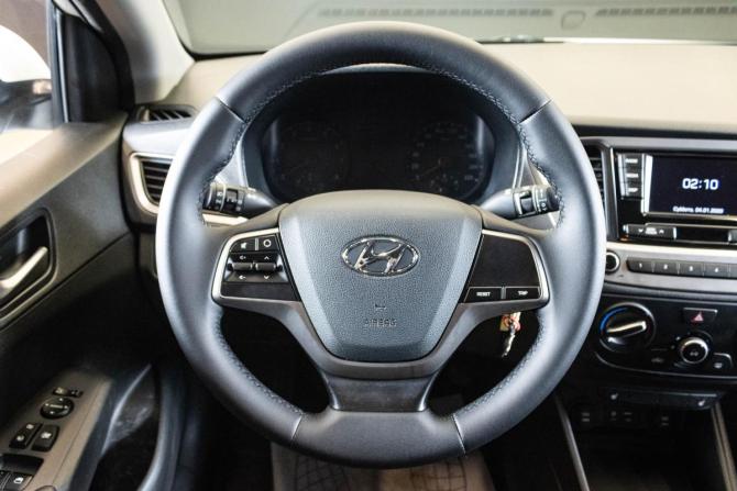 Hyundai Solaris II с пробегом 2018 года, цена 1 150 000 рублей, 161486 км, седан, Автокод Объявления