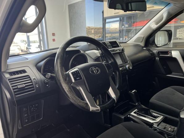 Toyota Land Cruiser Prado 150 Series Рестайлинг 1 с пробегом 2015 года, цена 3 540 000 рублей, 162000 км, внедорожник, Автокод Объявления