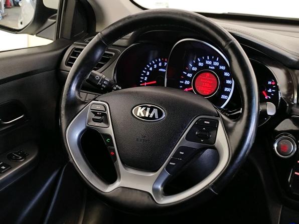 Kia Rio III Рестайлинг с пробегом 2016 года, цена 1 229 000 рублей, 113373 км, седан, Автокод Объявления