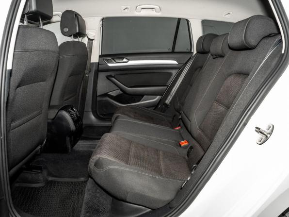 Volkswagen Passat B8 с пробегом 2015 года, цена 1 349 500 рублей, 117696 км, универсал, Автокод Объявления