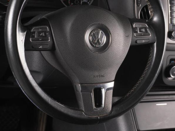 Volkswagen Tiguan I Рестайлинг с пробегом 2015 года, цена 1 599 000 рублей, 83411 км, внедорожник, Автокод Объявления