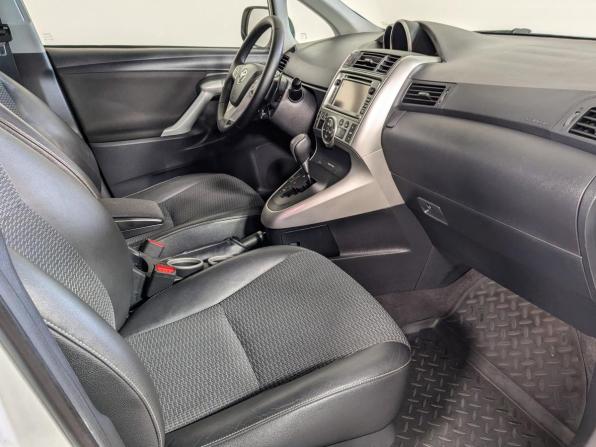 Toyota Verso I с пробегом 2011 года, цена 1 099 500 рублей, 253000 км, компактвэн, Автокод Объявления