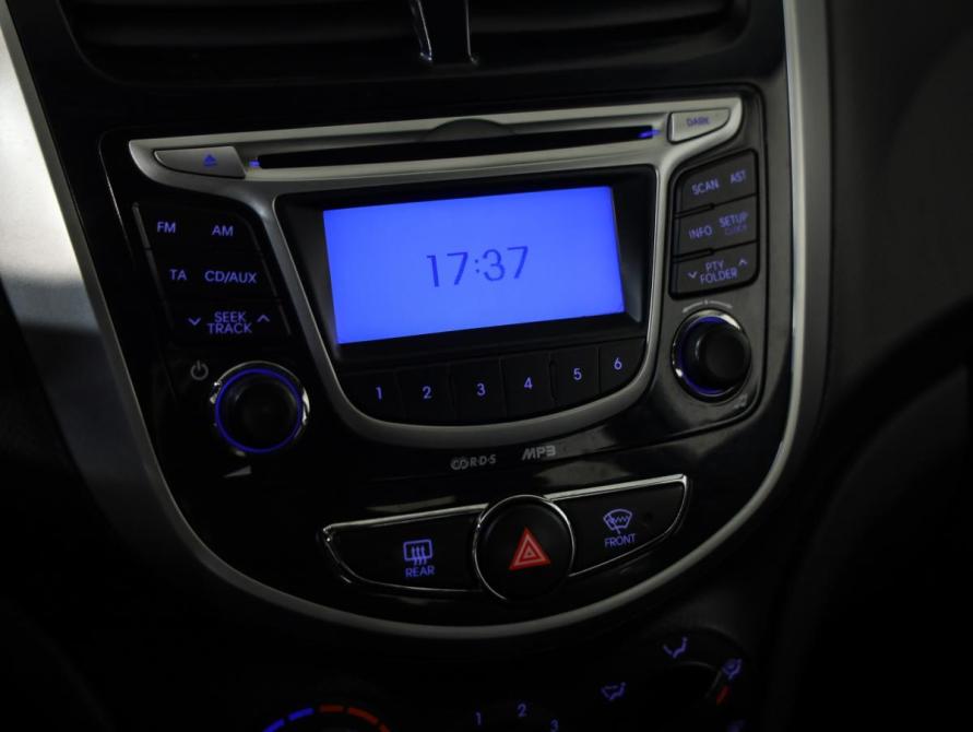 Hyundai Solaris I Санкт-Петербург  - изображение 13