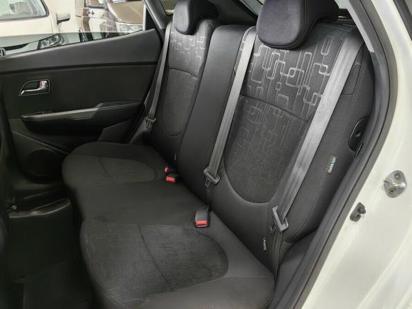 Kia Rio III Рестайлинг с пробегом 2016 года, цена 835 000 рублей, 100350 км, хэтчбек, Автокод Объявления