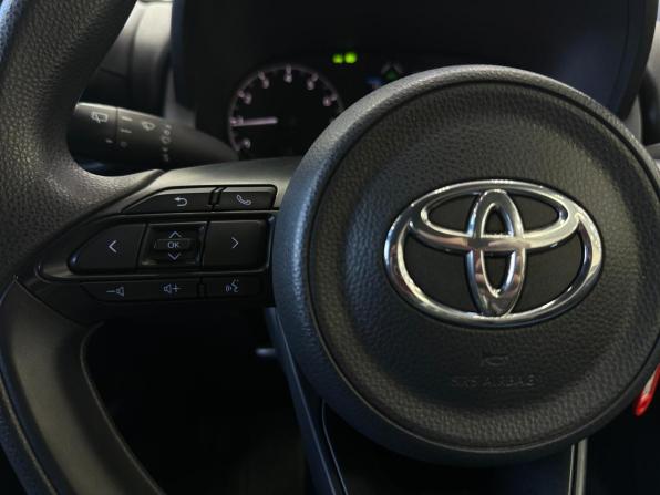 Toyota Yaris IV с пробегом 2020 года, цена 1 375 000 рублей, 37710 км, хэтчбек, Автокод Объявления