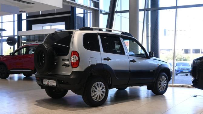 Chevrolet Niva I Рестайлинг с пробегом 2017 года, цена 640 000 рублей, 147000 км, внедорожник, Автокод Объявления