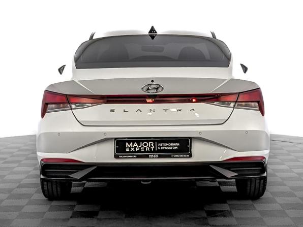Hyundai Elantra VII (CN7) с пробегом 2022 года, цена 1 990 000 рублей, 61860 км, седан, Автокод Объявления