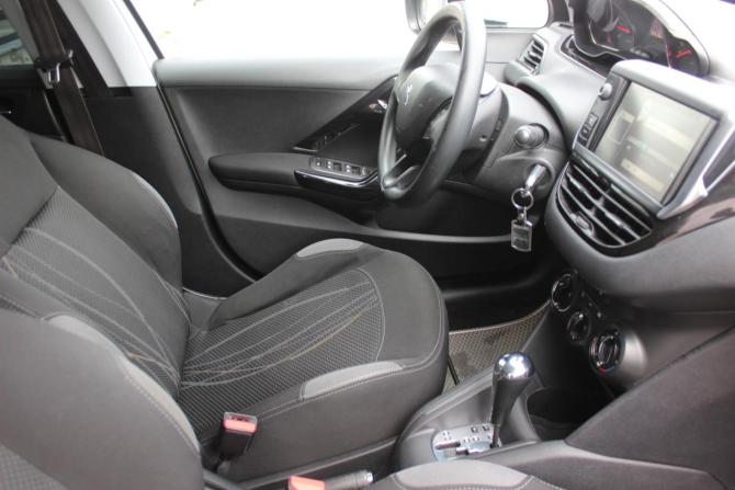 Peugeot 208 I с пробегом 2013 года, цена 665 000 рублей, 134512 км, хэтчбек, Автокод Объявления