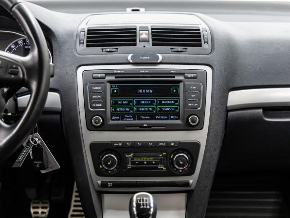 Skoda Octavia II (A5) Рестайлинг с пробегом 2012 года, цена 1 048 000 рублей, 179294 км, лифтбек, Автокод Объявления