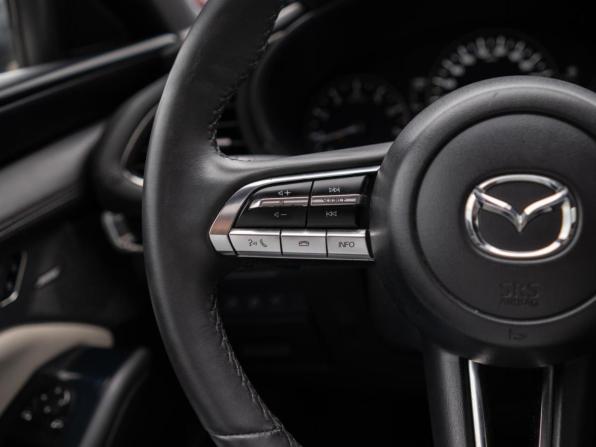 Mazda 3 IV (BP) с пробегом 2019 года, цена 2 450 000 рублей, 113040 км, хэтчбек, Автокод Объявления