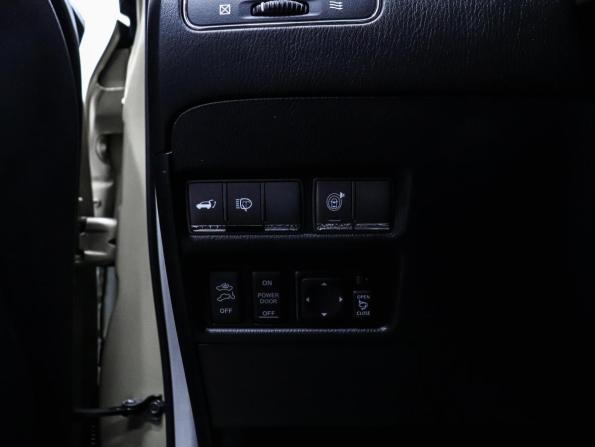 Nissan Patrol VI (Y62) с пробегом 2011 года, цена 2 380 000 рублей, 151371 км, внедорожник, Автокод Объявления