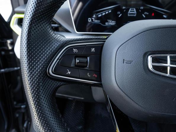 Geely Coolray I Рестайлинг с пробегом 2023 года, цена 2 095 000 рублей, 60390 км, внедорожник, Автокод Объявления