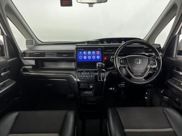 Honda Stepwgn V с пробегом 2016 года, цена 2 150 000 рублей, 163551 км, минивэн, Автокод Объявления