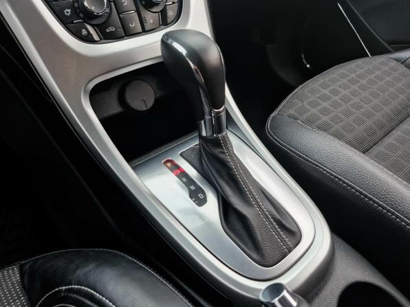 Opel Astra J Рестайлинг с пробегом 2013 года, цена 832 000 рублей, 148746 км, хэтчбек, Автокод Объявления