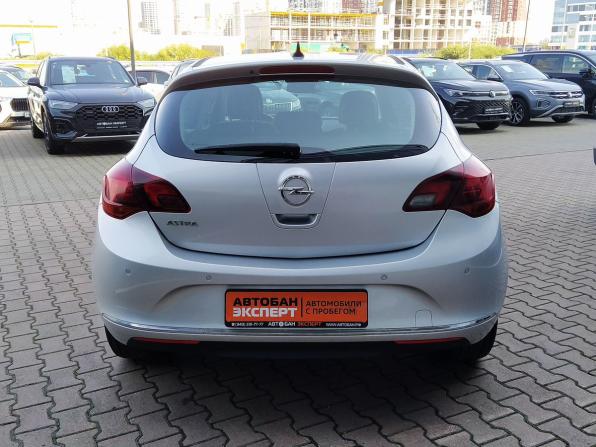 Opel Astra J Рестайлинг с пробегом 2012 года, цена 800 000 рублей, 138503 км, хэтчбек, Автокод Объявления