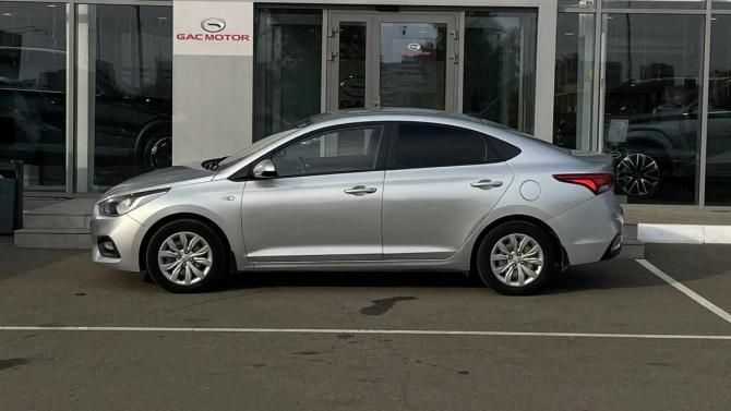 Hyundai Solaris II с пробегом 2018 года, цена 840 000 рублей, 214966 км, седан, Автокод Объявления
