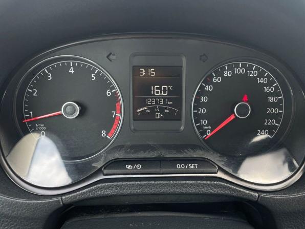 Volkswagen Polo V Рестайлинг с пробегом 2019 года, цена 1 250 000 рублей, 123731 км, седан, Автокод Объявления