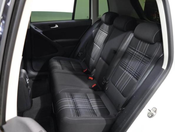 Volkswagen Tiguan I Рестайлинг с пробегом 2016 года, цена 1 499 000 рублей, 135570 км, внедорожник, Автокод Объявления