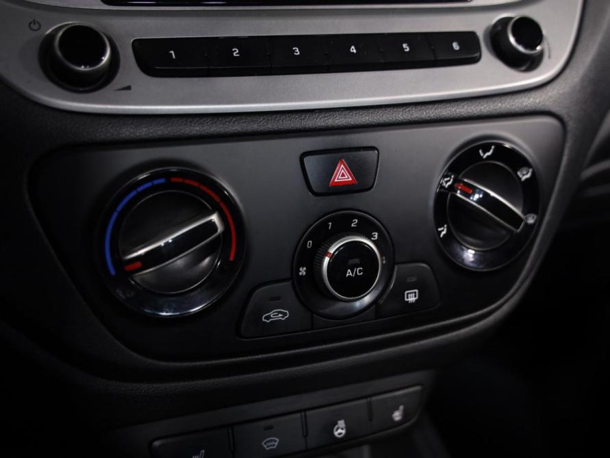 Hyundai Solaris II Санкт-Петербург  - изображение 16